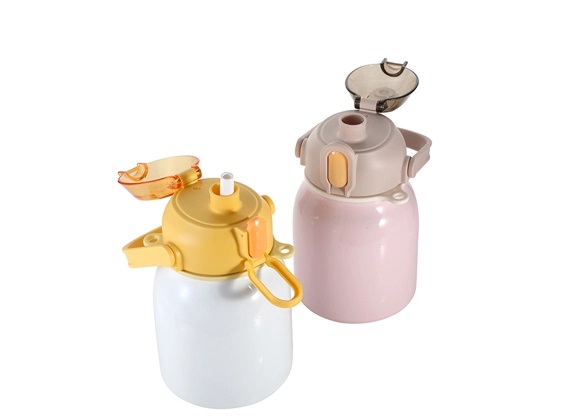 bulk-water-bottles-with-straw-2.jpg